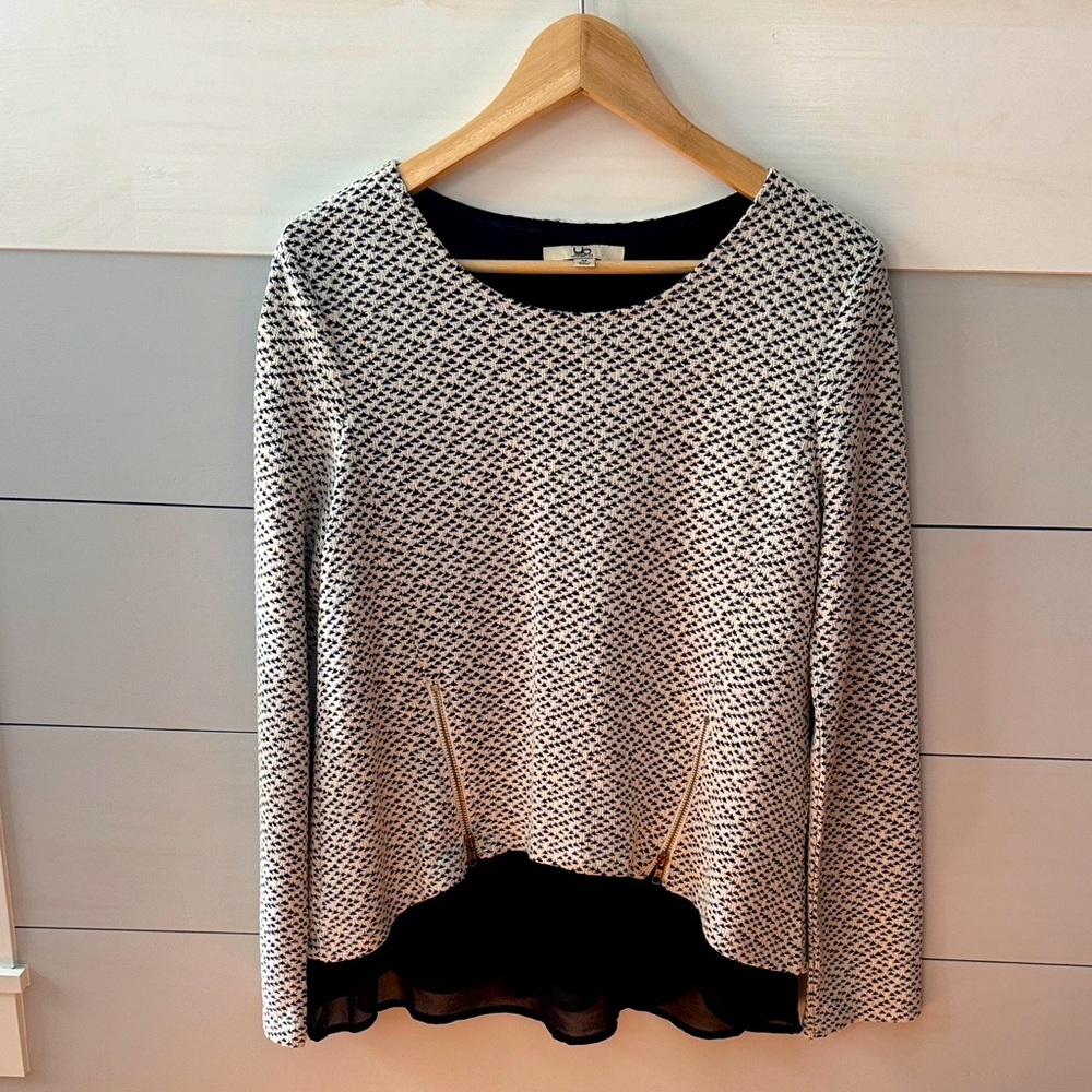 Ya Los Angeles Sweater with gold zipper accents Medium